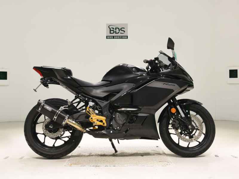 Yamaha YZF-R25 2025
