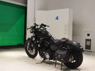 Harley-Davidson Sportster Iron XL883N 2011