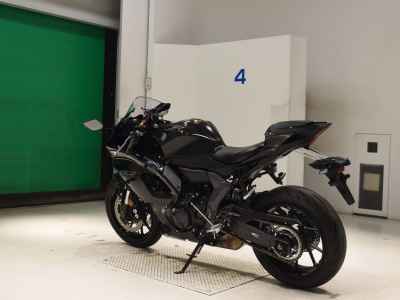 Yamaha YZF-R7 2023