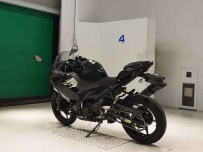 Kawasaki Ninja 400R 2018