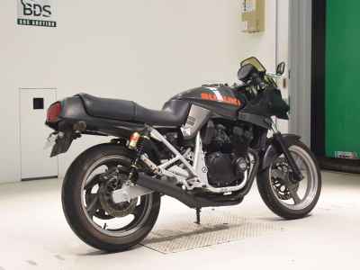 Suzuki GSX250S Katana