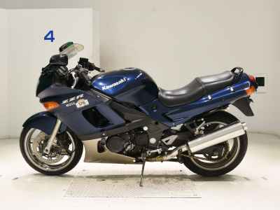 Kawasaki ZZR400 2005