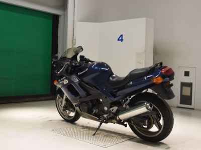 Kawasaki ZZR400 2005