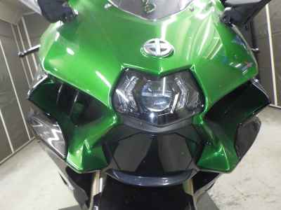 Kawasaki Ninja H2 SX 2023