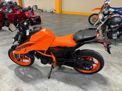 KTM 390 Duke 2024