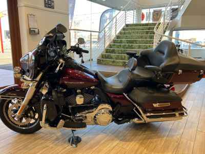Harley-Davidson Electra Glide FLHTCU1690 2015