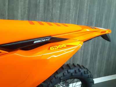 KTM 250 EXC Six Days 2025