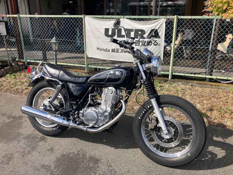 Yamaha SR400 2012