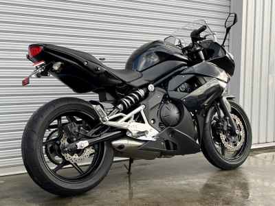 Kawasaki Ninja 400R 2011