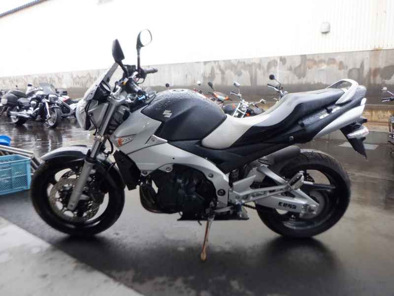 Suzuki GSR400 2008