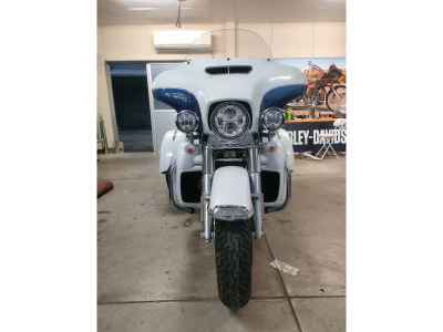 Harley-Davidson Electra Glide FLHTCU1690 Trike 2015