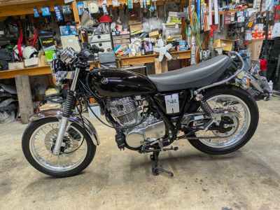 Yamaha SR400 2019