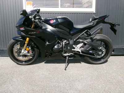 Honda CBR1000RR-R FB SP 2025
