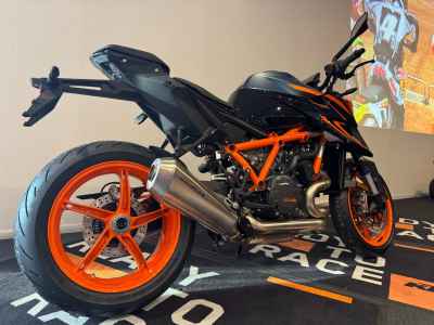 KTM 1290 Super Duke R 2023