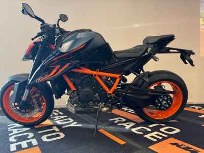 KTM 1290 Super Duke R 2023