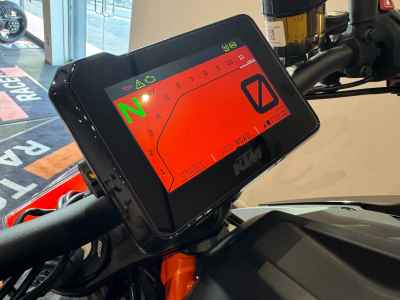 KTM 1290 Super Duke R 2023