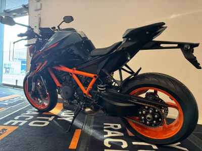 KTM 1290 Super Duke R 2023