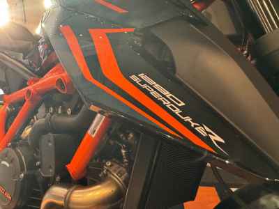 KTM 1290 Super Duke R 2023