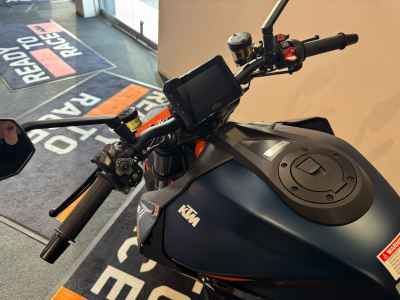 KTM 1290 Super Duke R 2023