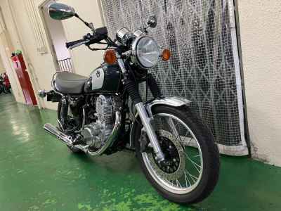 Yamaha SR400 2021