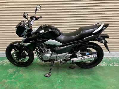 Suzuki GSR250