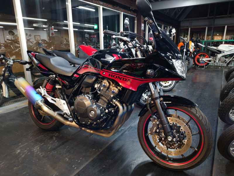 Honda CB400 Super Boldor 2016