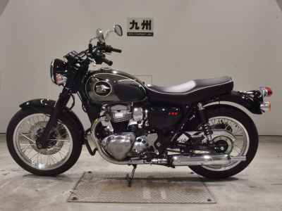 Kawasaki W800 2022