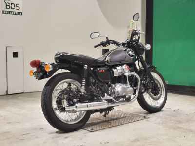 Kawasaki W800 2022