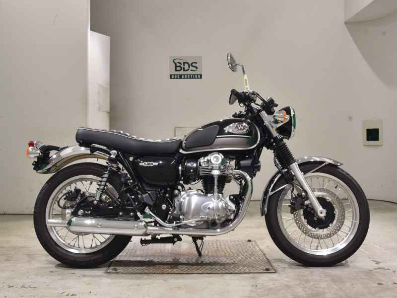 Kawasaki W800 2025