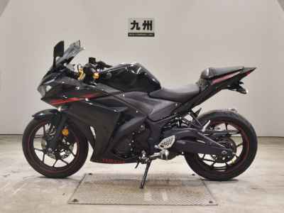 Yamaha YZF-R25 2015