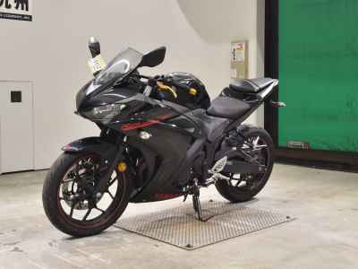 Yamaha YZF-R25 2015