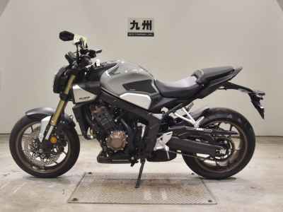 Honda CB650R E-Clutch 2024