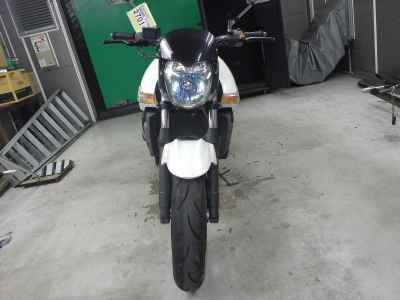 Suzuki GSR400 2011