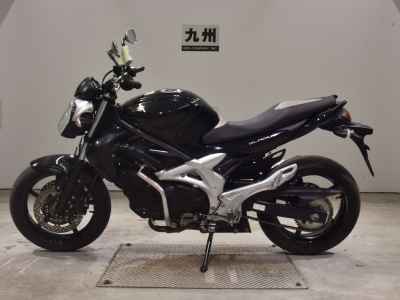 Suzuki Gladius SFV400 2010