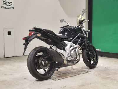 Suzuki Gladius SFV400 2010