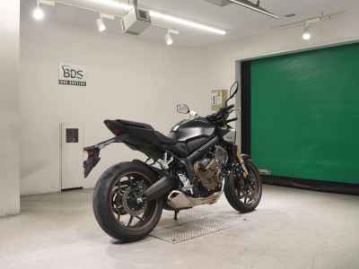 Honda CB650R E-Clutch 2024