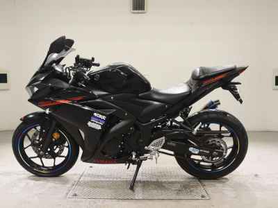 Yamaha YZF-R25 2015