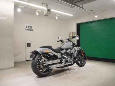 Harley-Davidson Breakout FXBR1920 2025