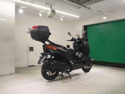 Yamaha XMAX 250