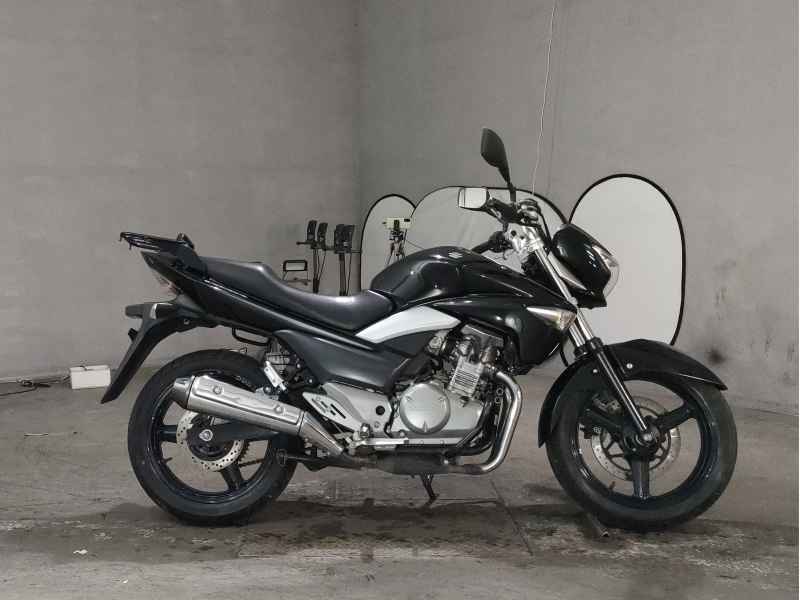 Suzuki GSR250