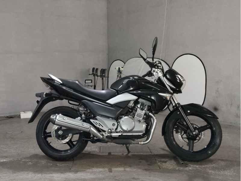 Suzuki GSR250