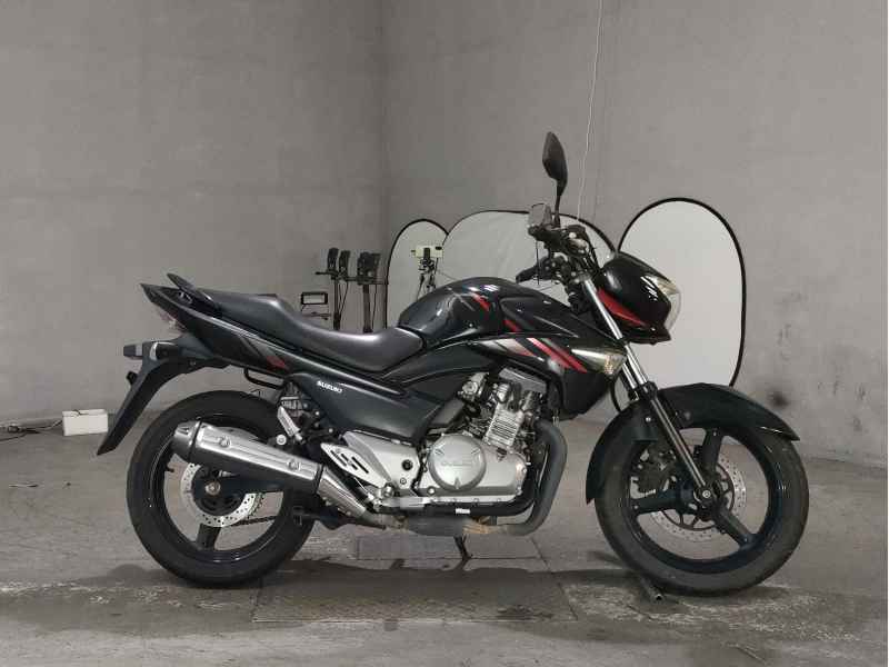 Suzuki GSR250