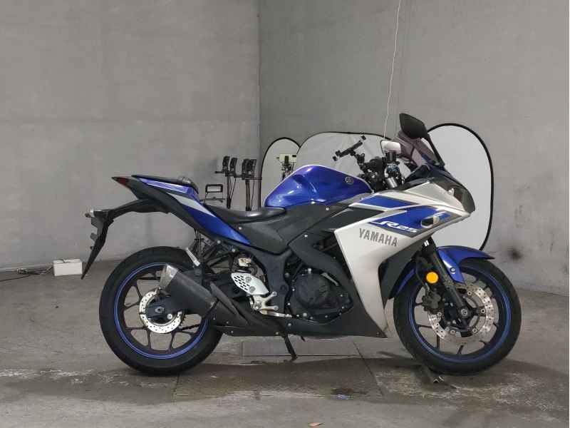 Yamaha YZF-R25 2015