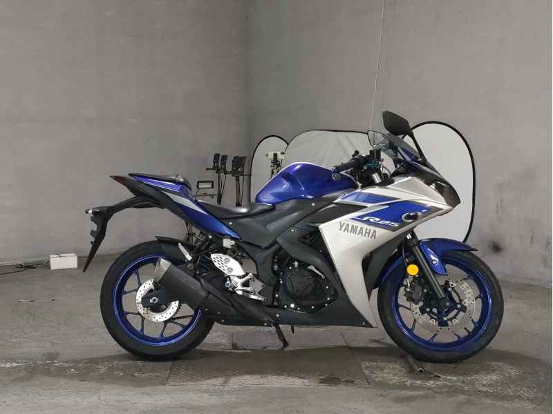 Yamaha YZF-R25 2015