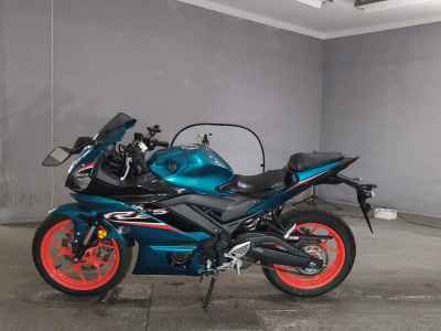 Yamaha YZF-R25 2021