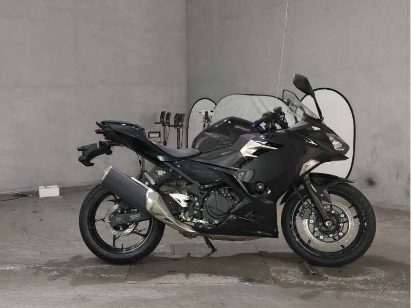 Kawasaki Ninja 400 2021