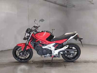 Suzuki Gladius SFV400 2010