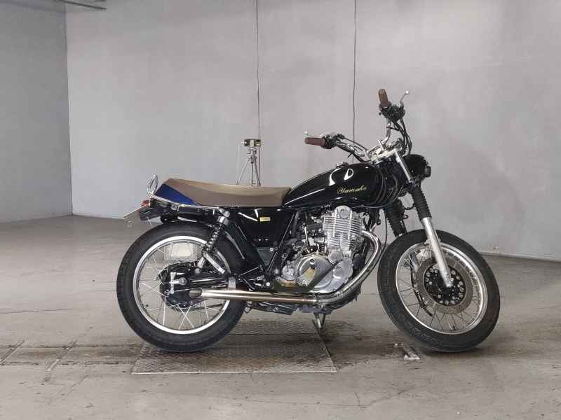 Yamaha SR400 2022