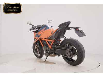 KTM 1290 Super Duke R 2021