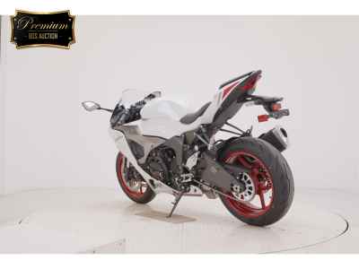 Kawasaki Ninja ZX-6R 2025